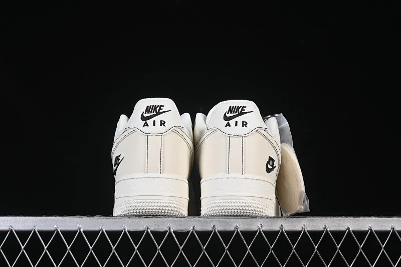 All Categories Nk Air Force 1 Air Force Series Nk Air Force 1 Low Air Force Low Nike Air Force 1'07 Low Beige and Black Line Air Force One Low Casual Shoes CS5288-032